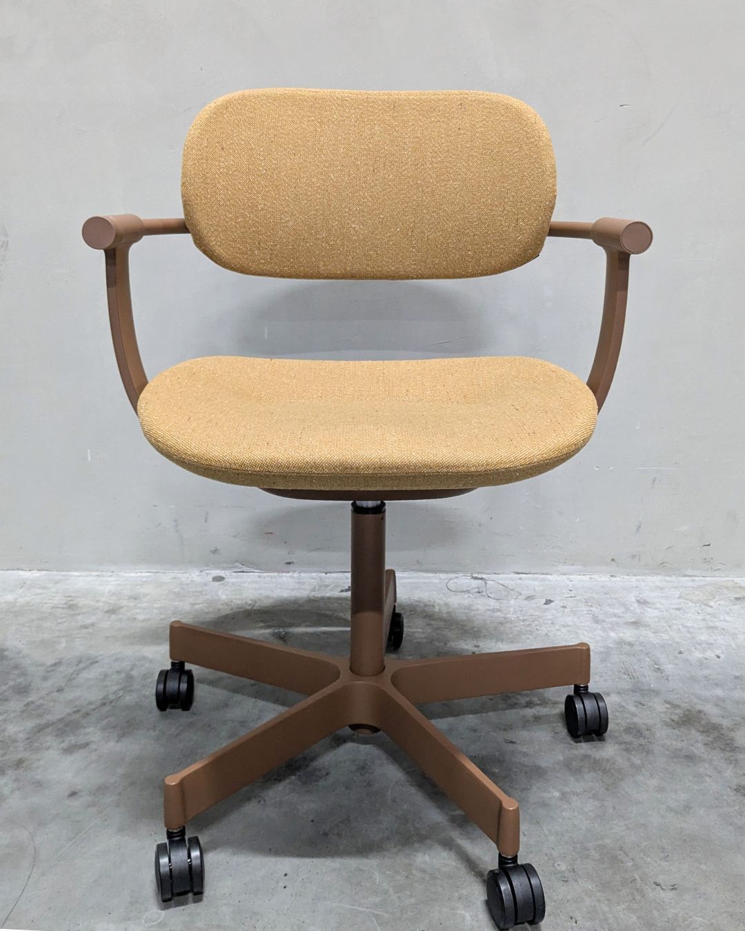 Bランク vertebra 03 バーテブラ 5本脚 ウレタンキャスター チェスナットブラウン×ディープイエロー