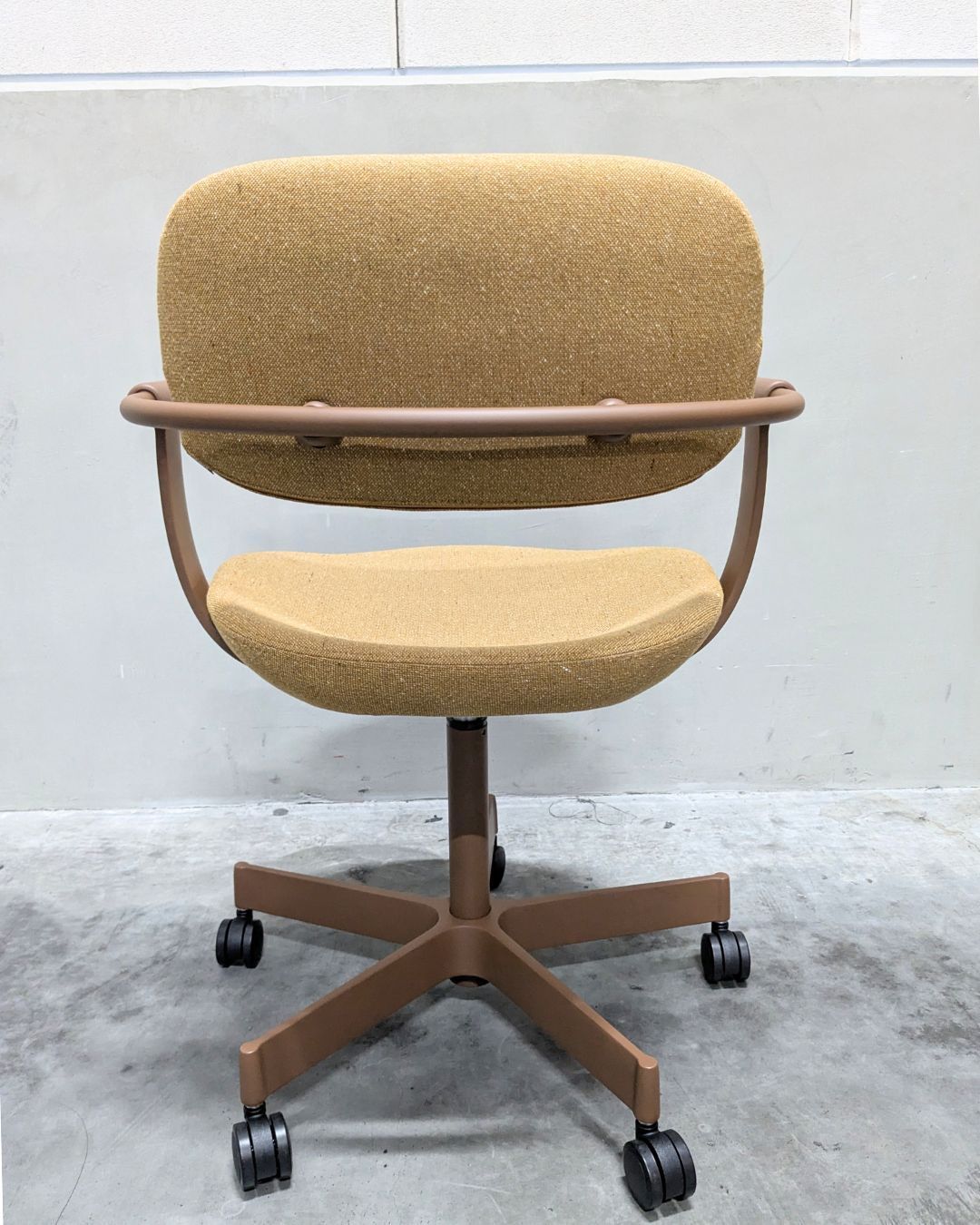  Bランク vertebra03 バーテブラ 5本脚 ウレタンキャスター チェスナットブラウン ディープイエロー 高反発クッション オフィスチェア ワークチェア 椅子 チェア