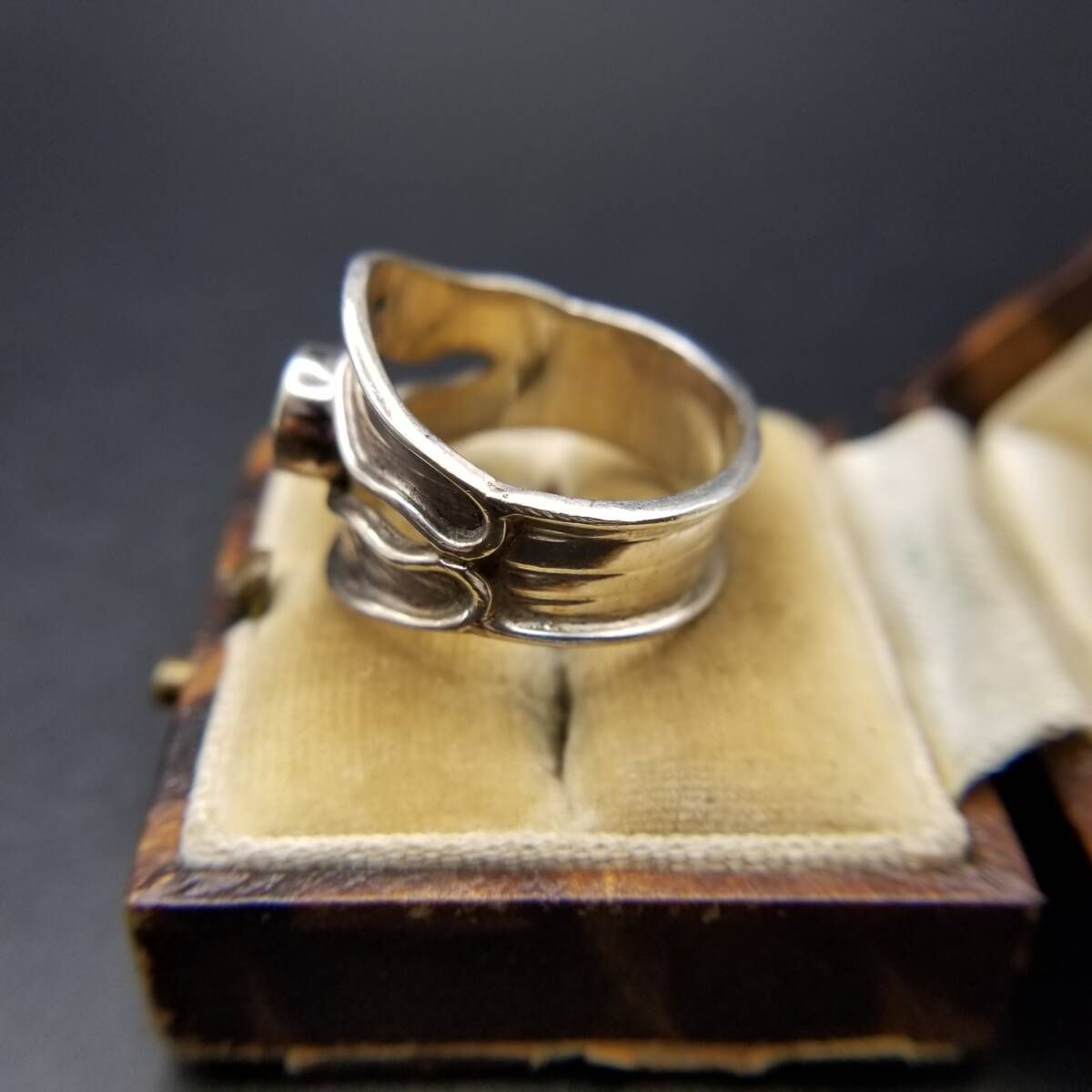 モダニスト ペリドット ラウンドカット 925 シルバー ヴィンテージ