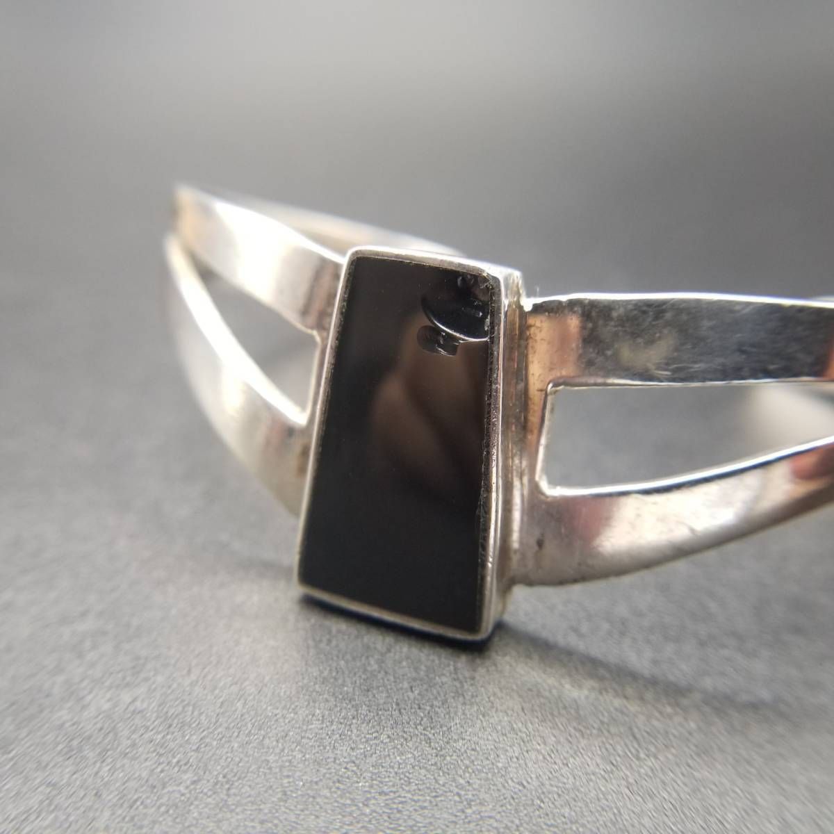 メキシコ TAXCO オニキス 台形 インレイ 925 シルバー ヴィンテージ カフブレスレット 銀 モダンジュエリー バングル 存在感 R 9-L