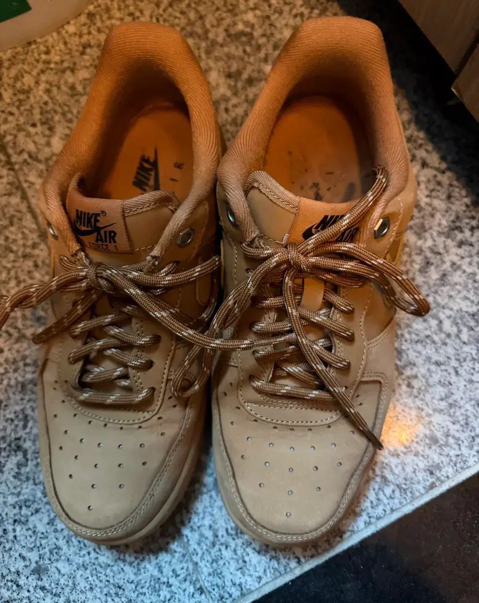 245 ナイキ エアフォース1 テンジャン