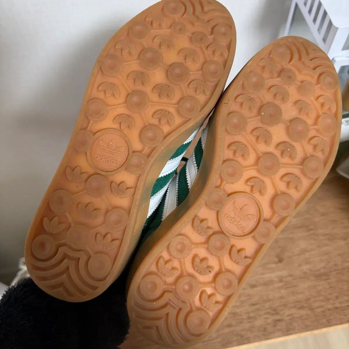 アディダス ガゼル