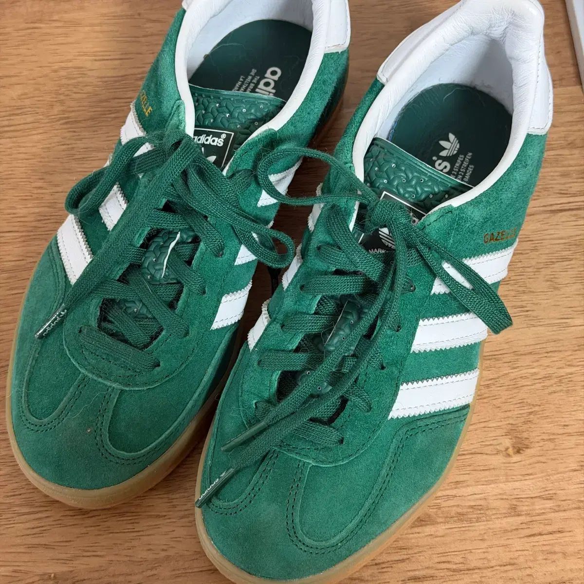 アディダス ガゼル インドア カレッジエイト グリーン