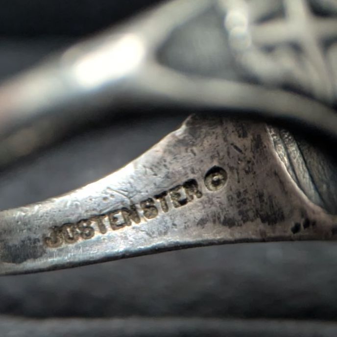 サファイアブルー