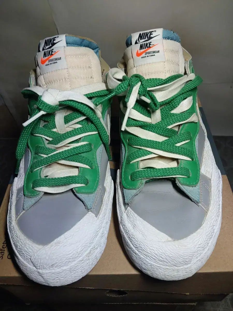 ナイキ SACAI ブレーザー ロー グリーン 270
