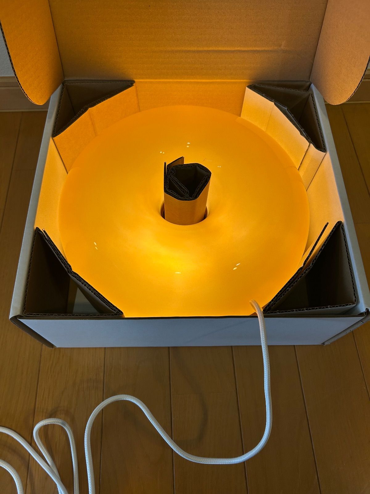 IKEAのVARMBLIXT ヴァルムブリクスト LEDテーブル|ウォールランプ オレンジガラス|丸形