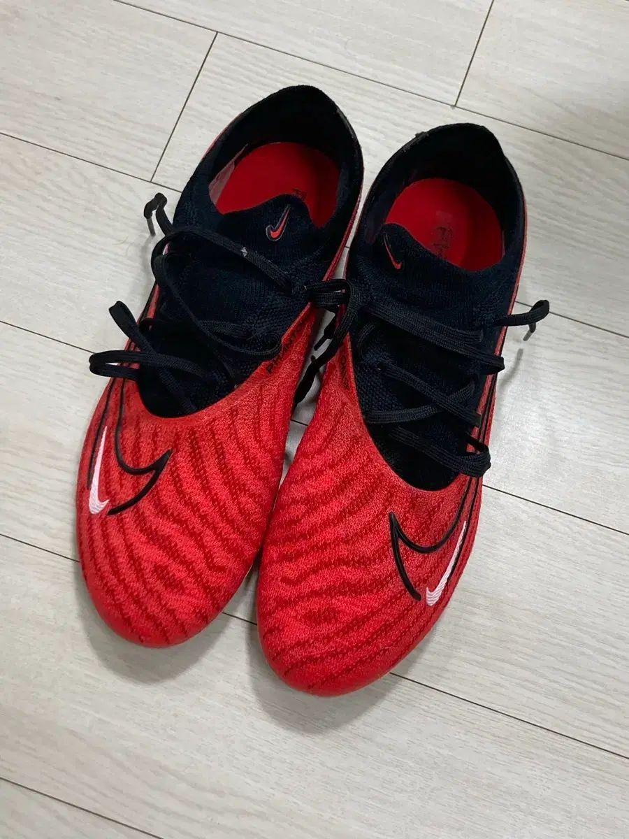 ナイキ FANTOM GX エリート FG 245