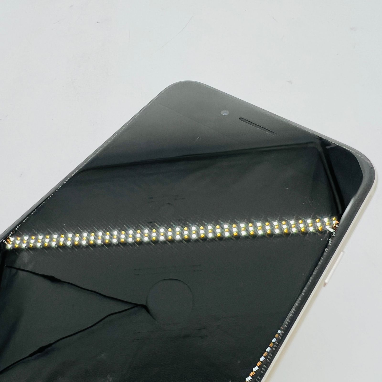 au iPhone SE3 64GB MMYD3J/A スターライト SIMロック解除済み 利用