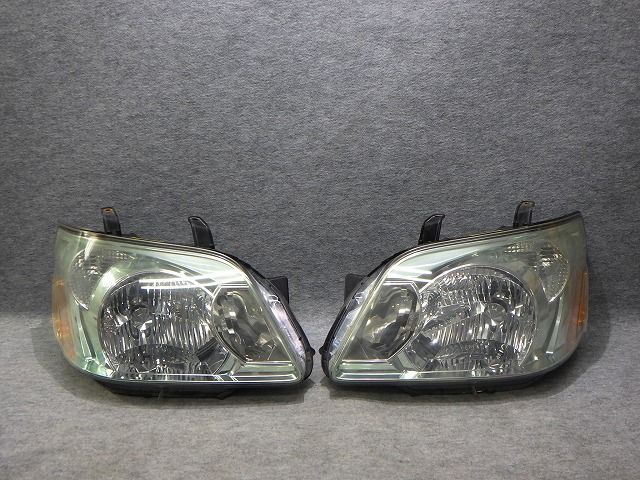 美品トヨタ純正 AZR60/65 ノア　後期 HIDヘッドライト右 ノア/NOAH/60系/AZR60G/AZR65G 純正 後期 右ヘッドライト/ランプ