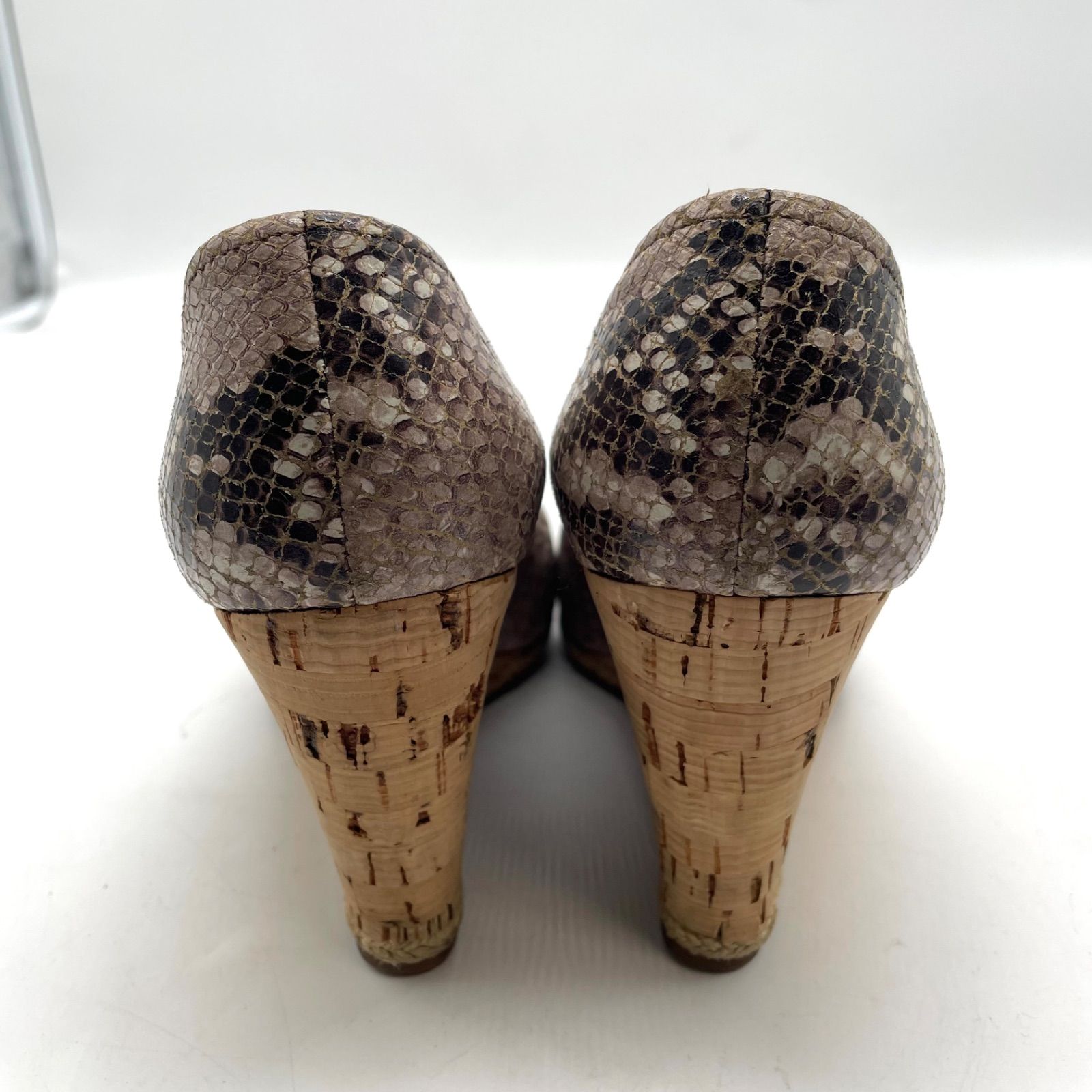 美品 PRADA プラダ ウェッジパンプス 蛇柄 リボン ロゴ金具 ベージュ系