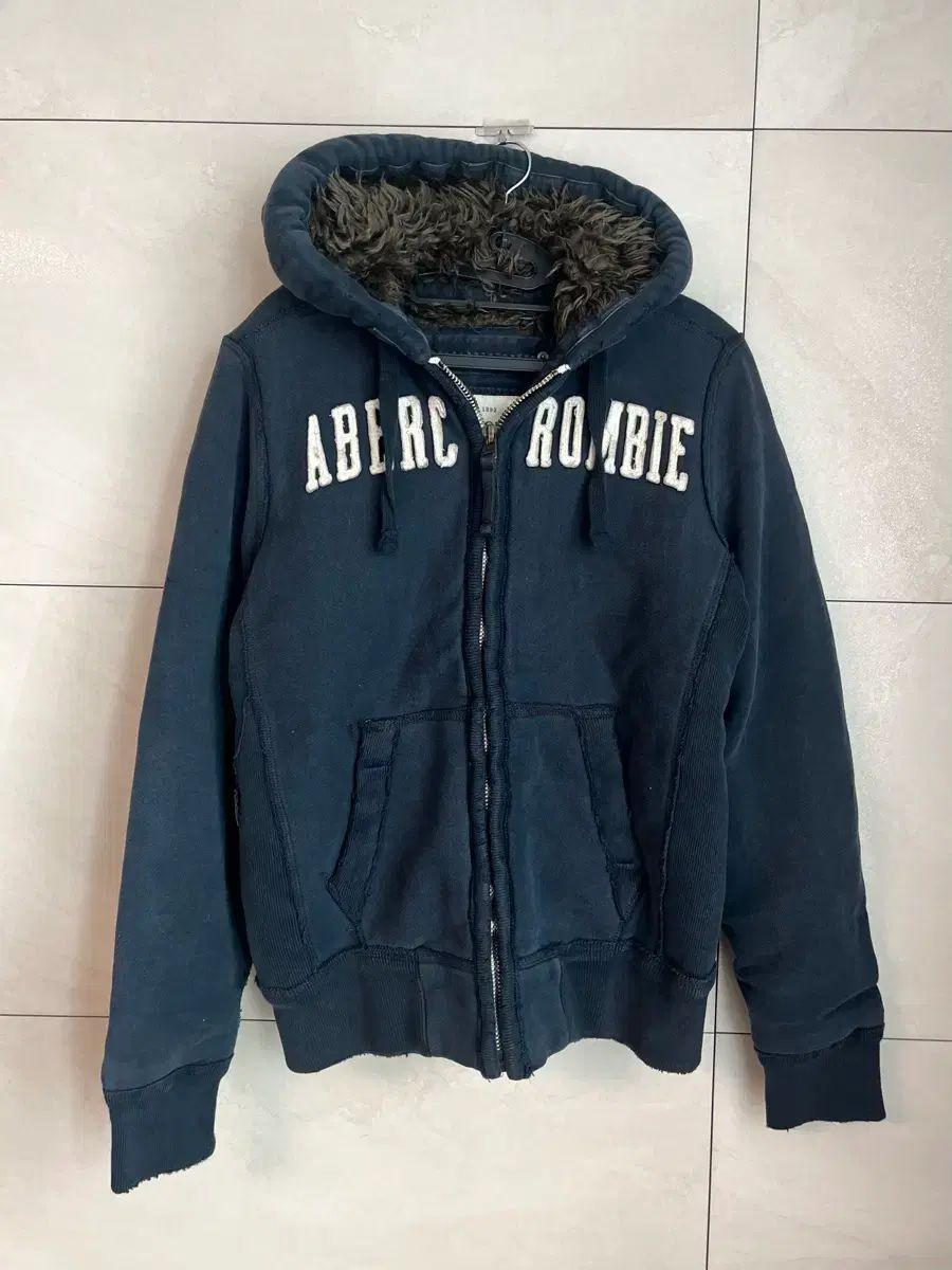 アバクロンビー ウルフ죠 ネイビー フードジップアップ S