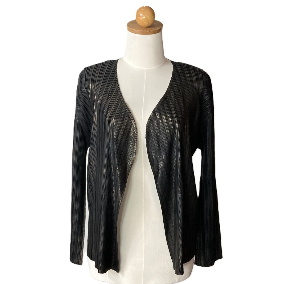 ISSEY MIYAKE イッセイミヤケ PLEATS PLEASE カーディガン ブラック×ゴールド サイズ 3 レディース