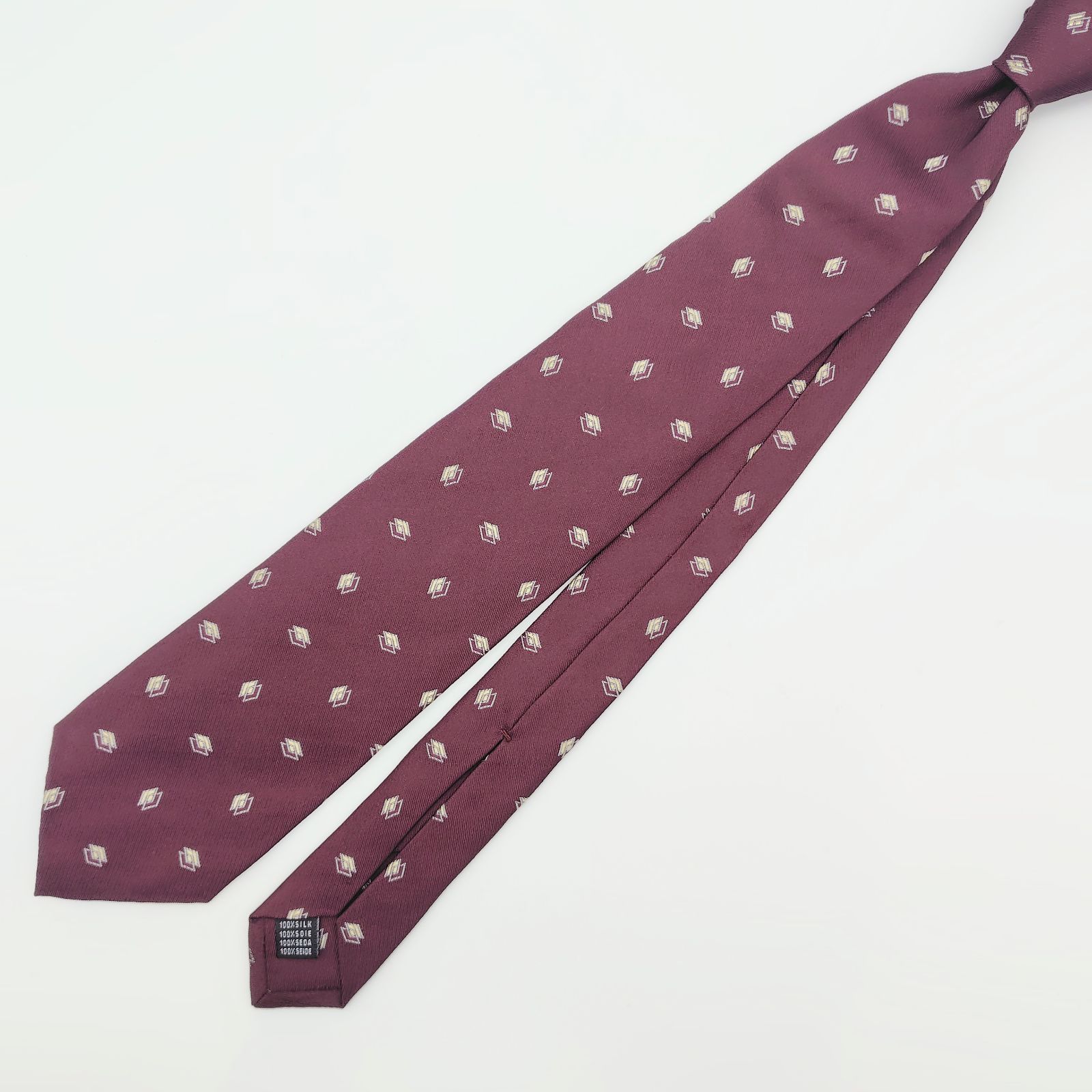 ♥ TIE YOUR タイユアタイ ネクタイ クアトロピエゲ イタリア製シルク100 ボルドー ダイヤ 小柄