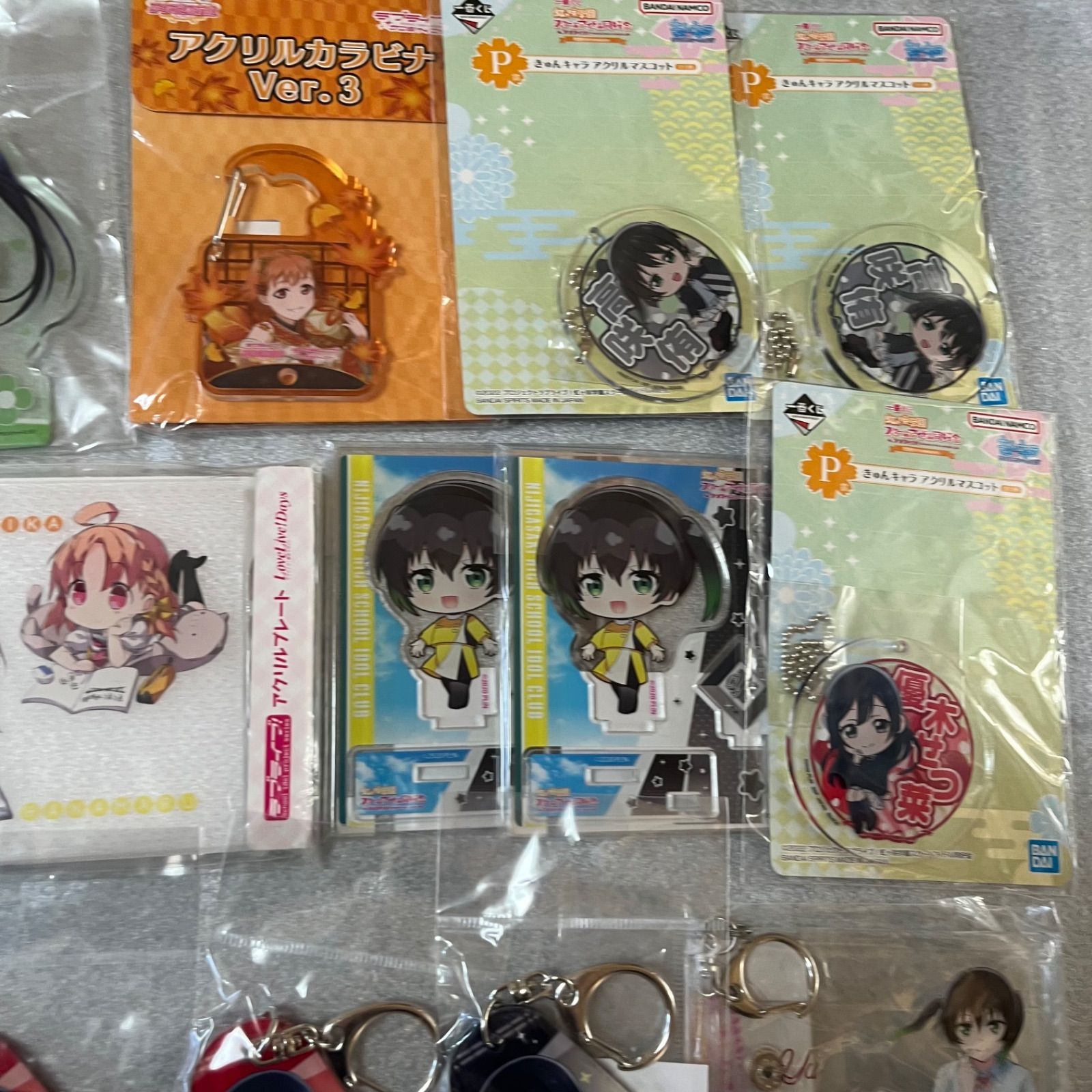 ラブライブ まとめ売り アクリルスタンド キーホルダー 缶バッジ
