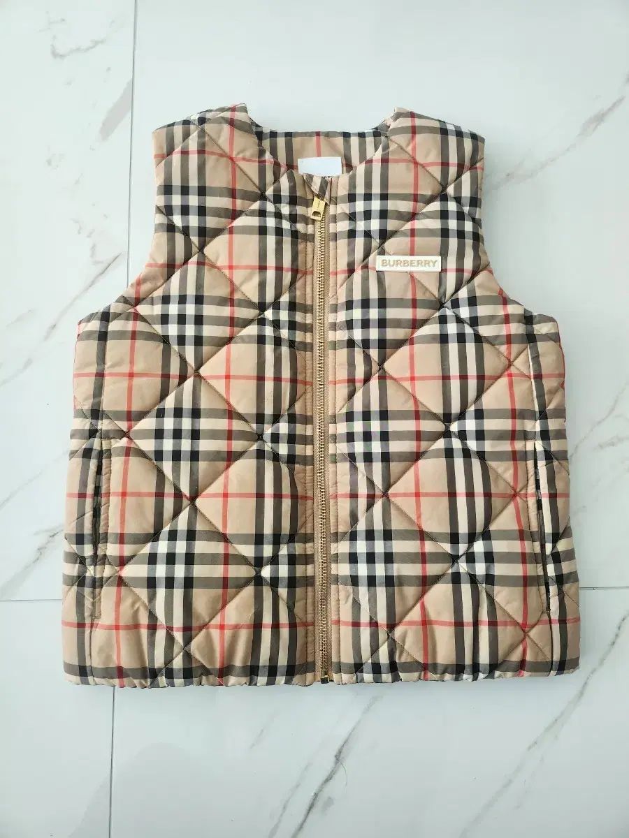 バーバリー キッズ チェック キルティング ダウン ベスト 10 Y