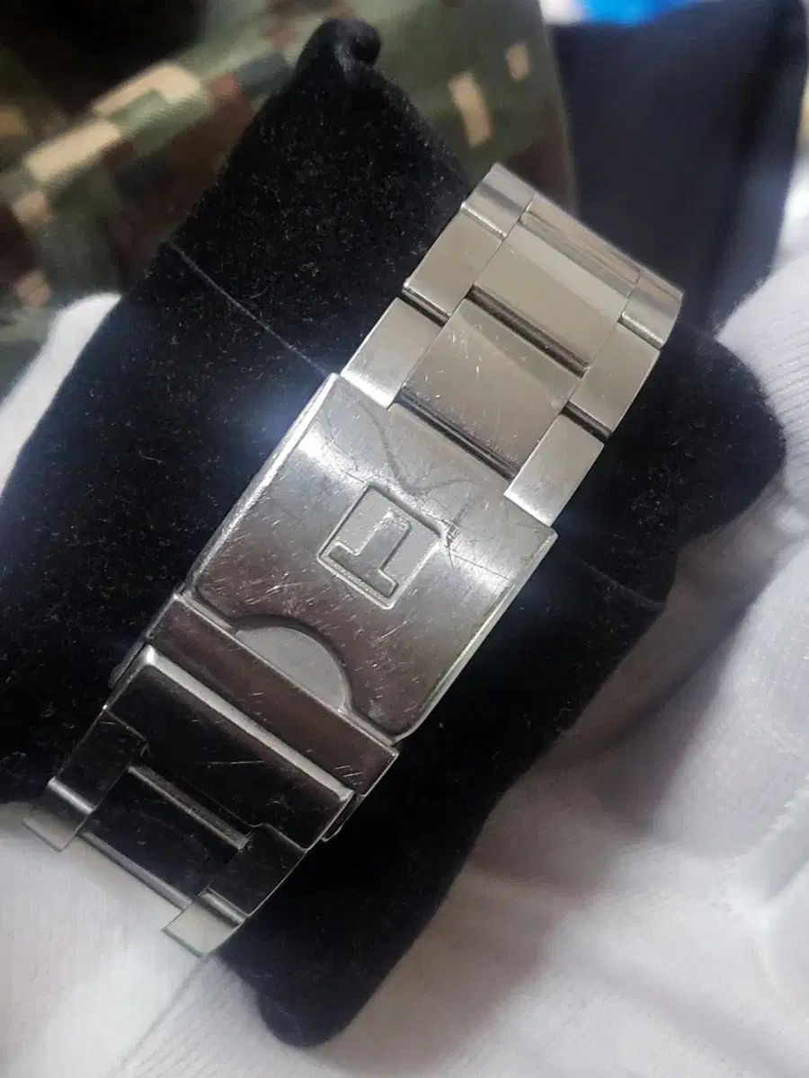  TISSOT ティソ シースター ブラック メタル Tシャツ 金属ベルト 時計