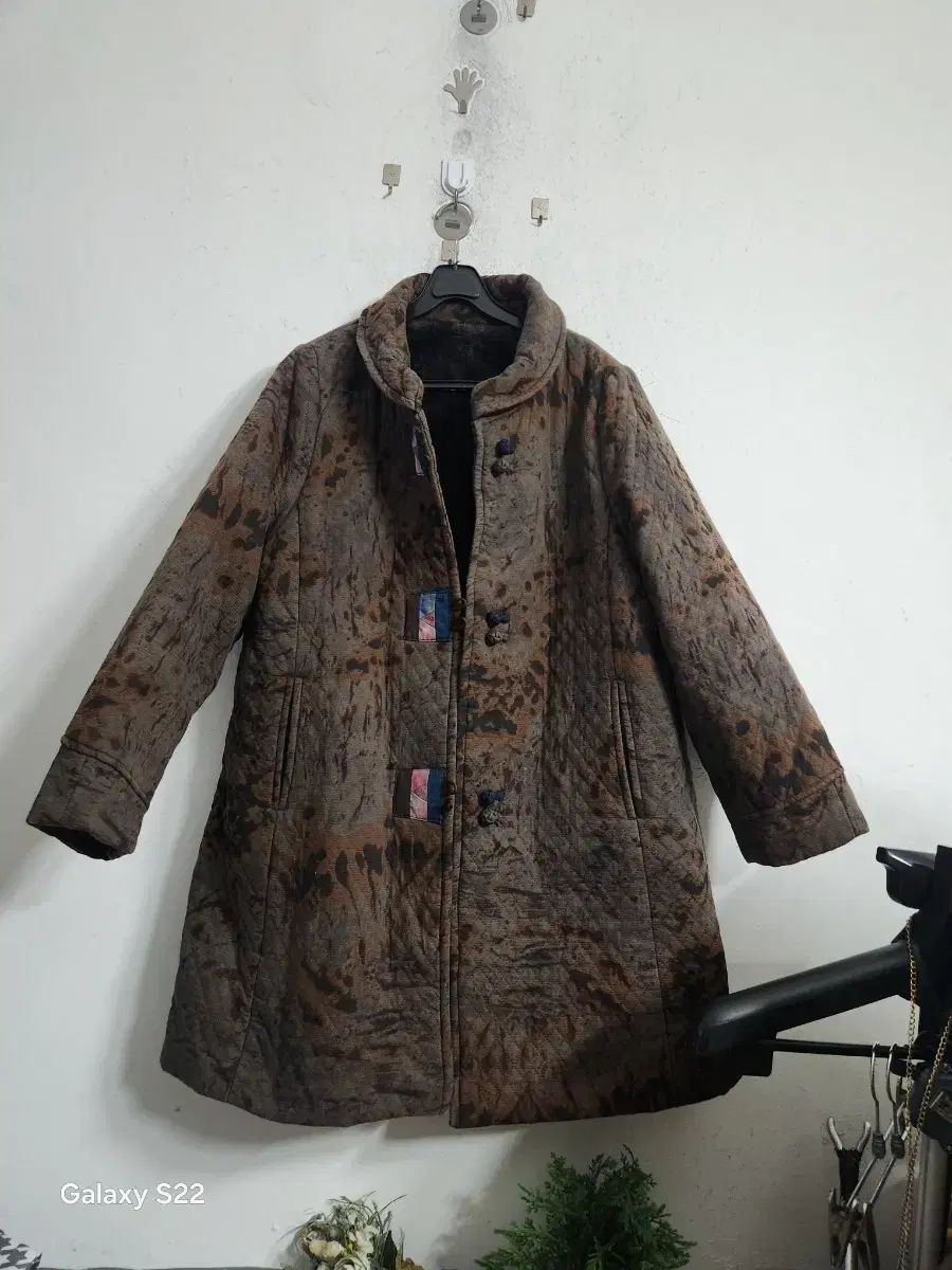 ヴィンテージ キルティング スポーツブラ ブラウン コート