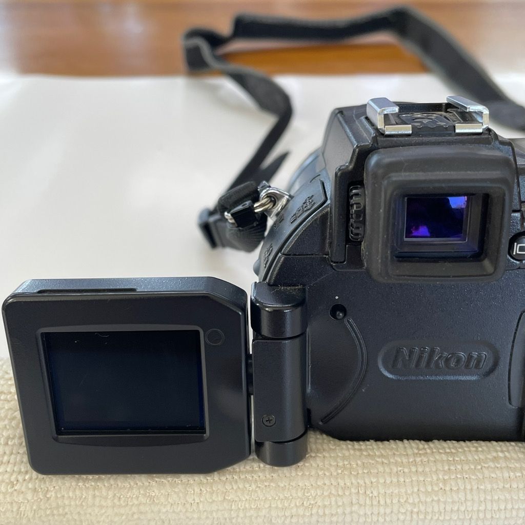 動作未確認】デジタルカメラ（Nikon COOLPIX E5700） ※現地引き取り