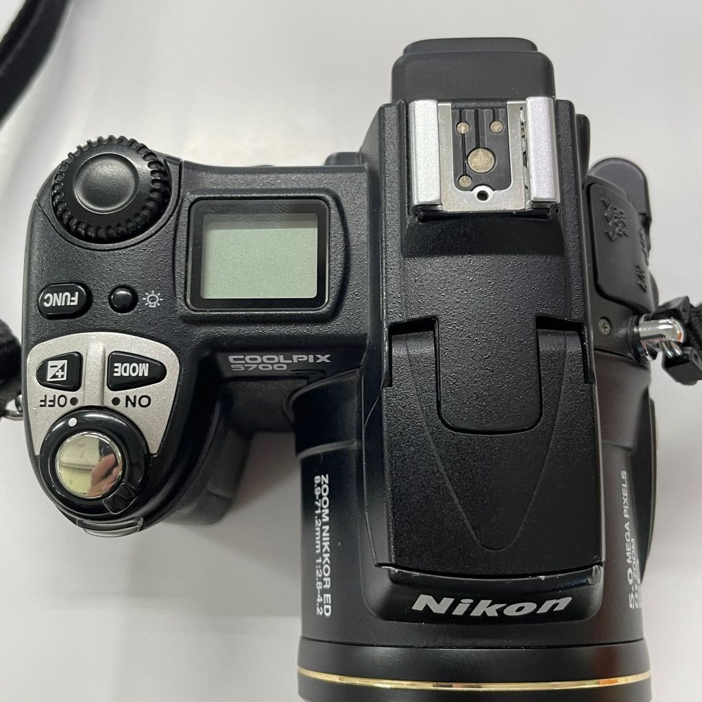 動作未確認】デジタルカメラ（Nikon COOLPIX E5700） ※現地引き取り