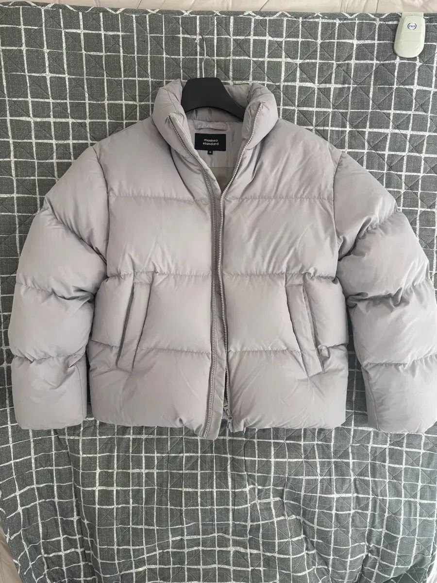 ムシンサスタンダード ダウン パファー ショート ジャケット ライトグレー