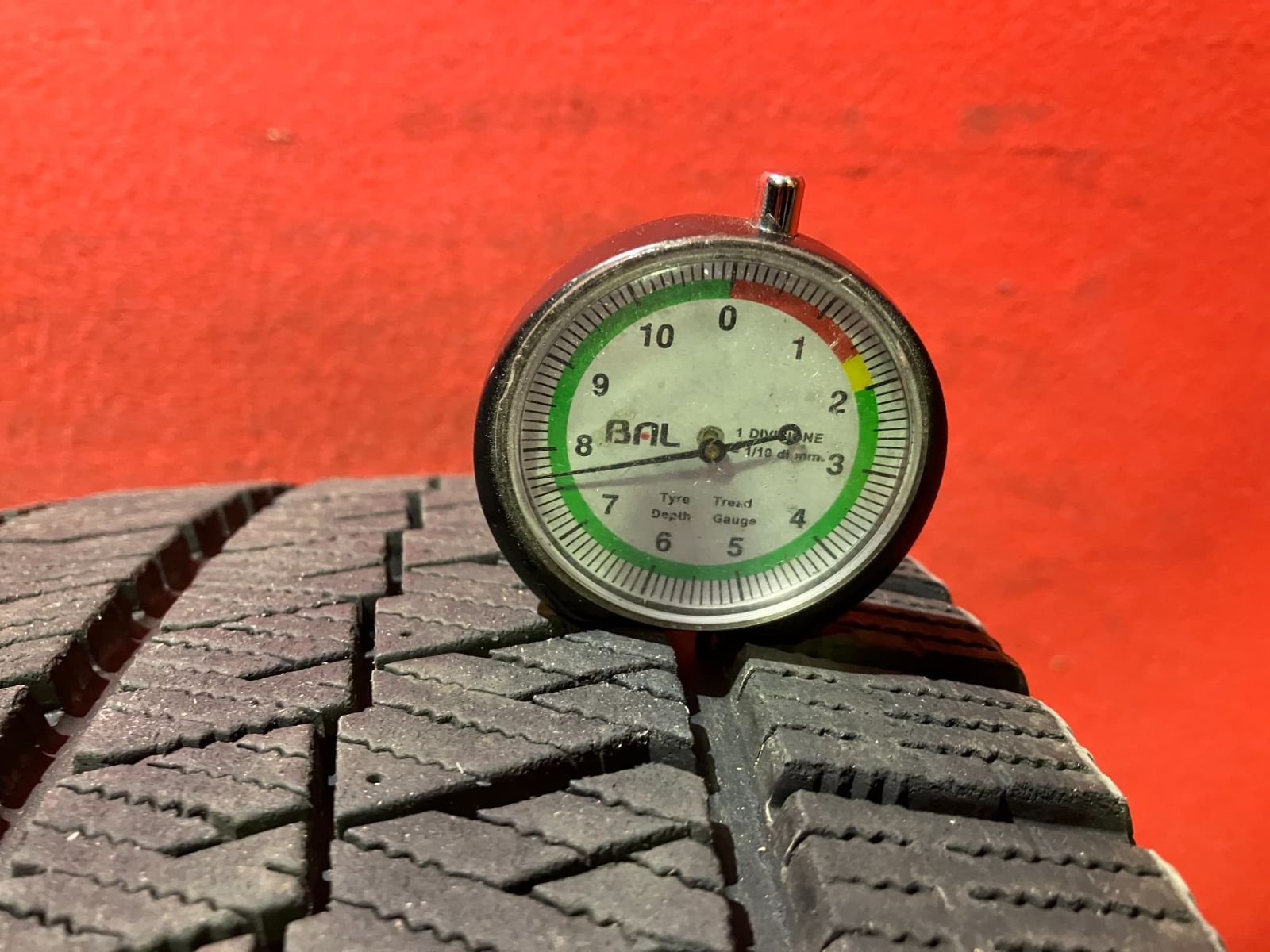 スタッドレスタイヤ 215|55 R 16 VRX 2 4本SET