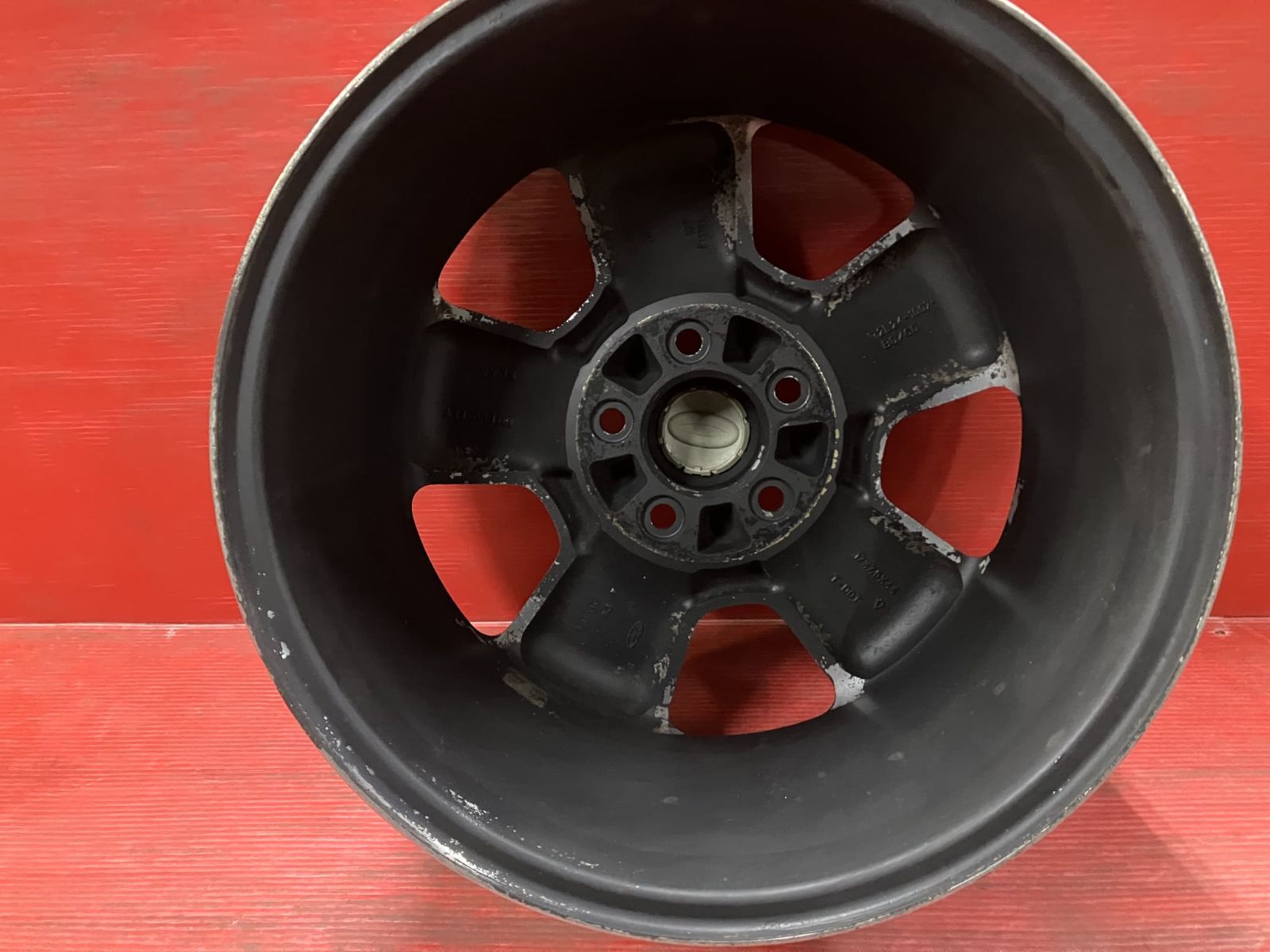 中古ホイール[17x7.5+44 114.3/5H hub70.6mm フォード 