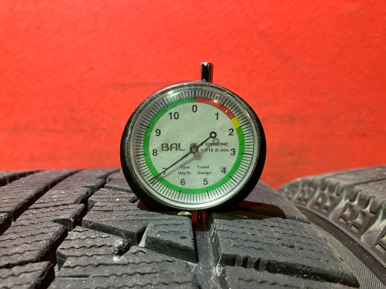 スタッドレスタイヤ