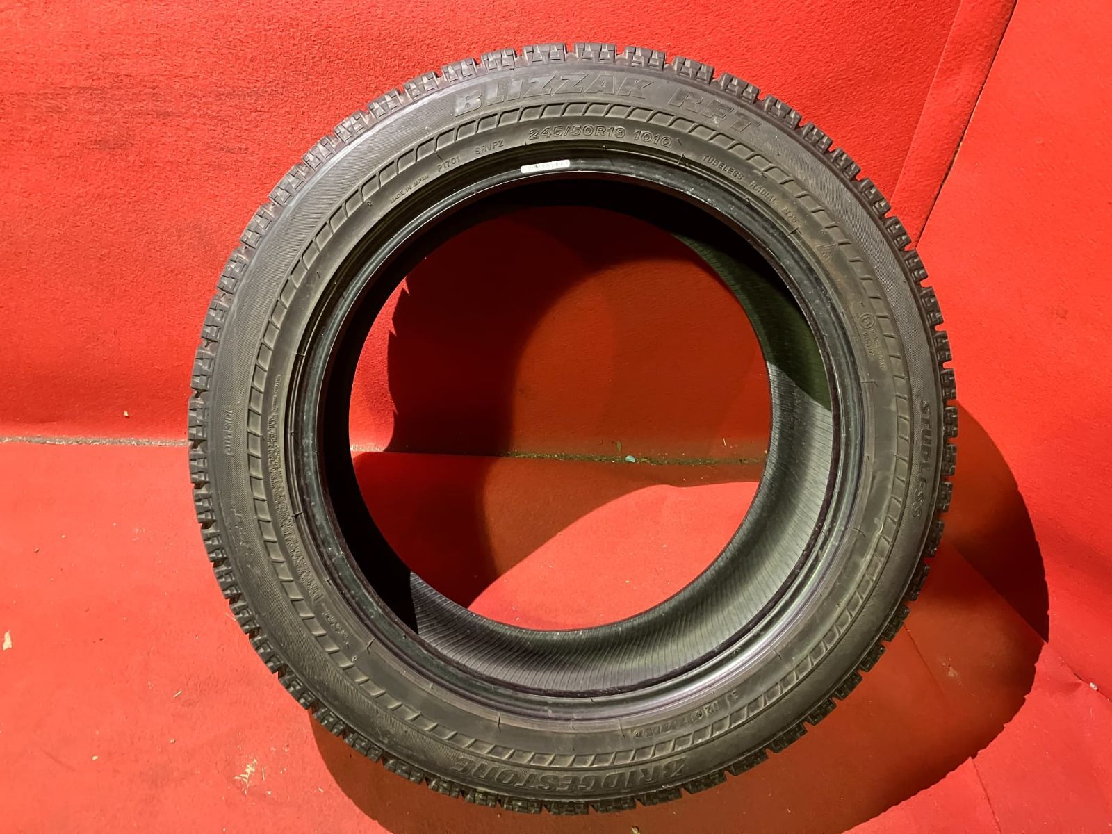 スタッドレスタイヤ