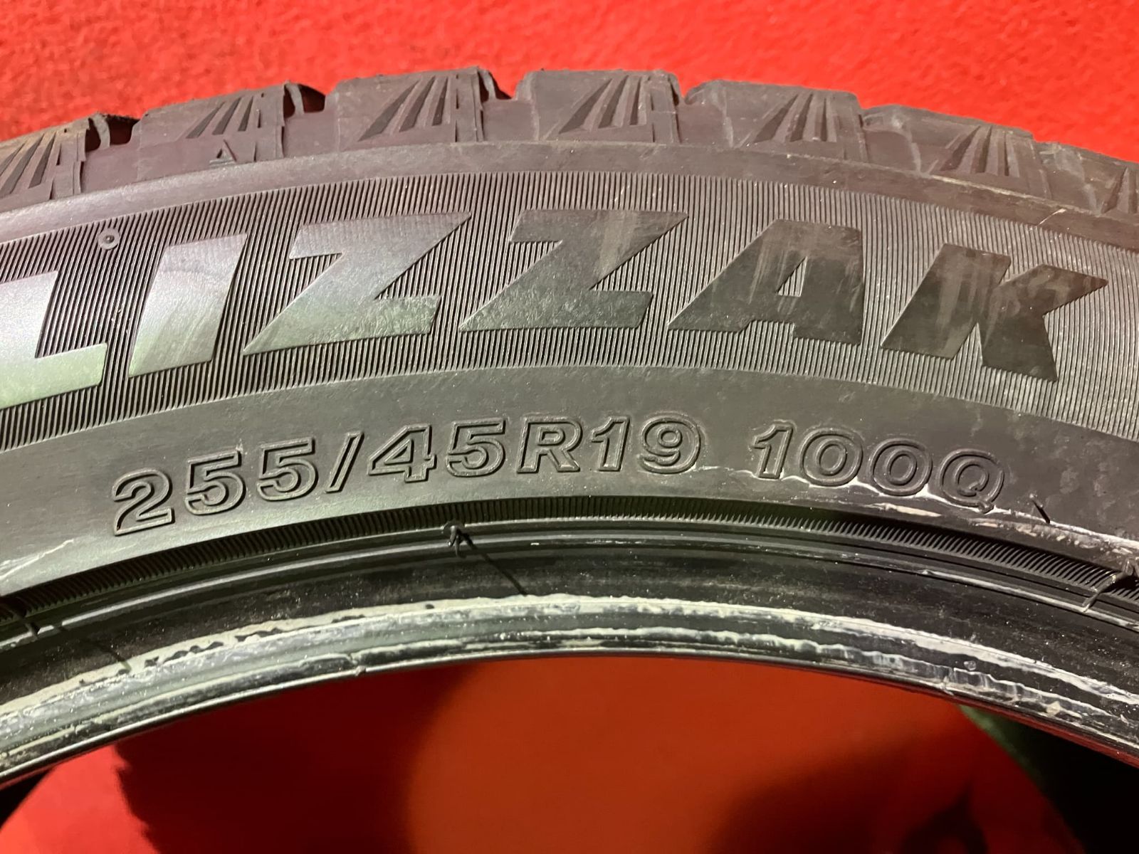 スタッドレスタイヤ