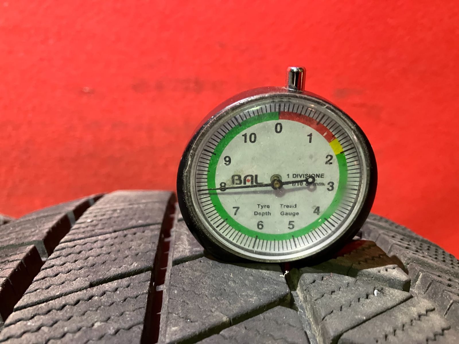 スタッドレスタイヤ 215|65 R 16 VRX 3 4本SET