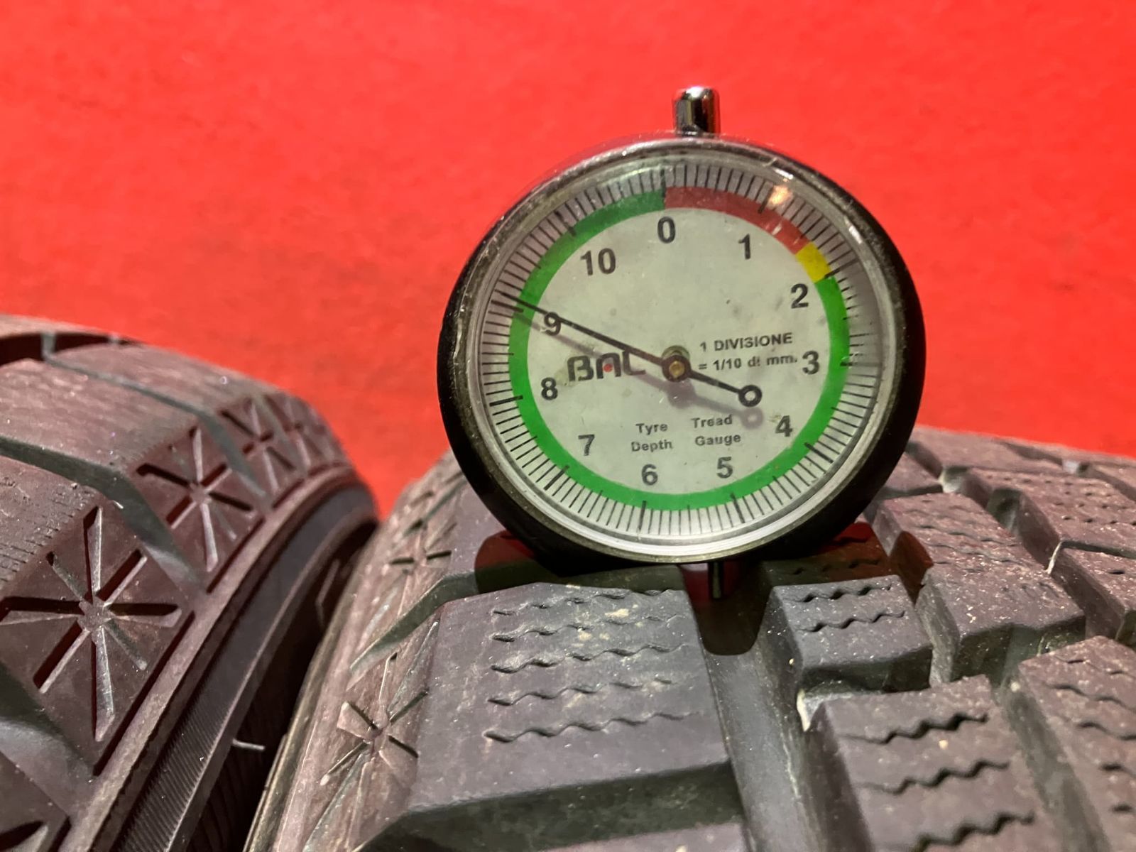 スタッドレスタイヤ 215|50 R 18 ICE NAVI SUV 4本SET