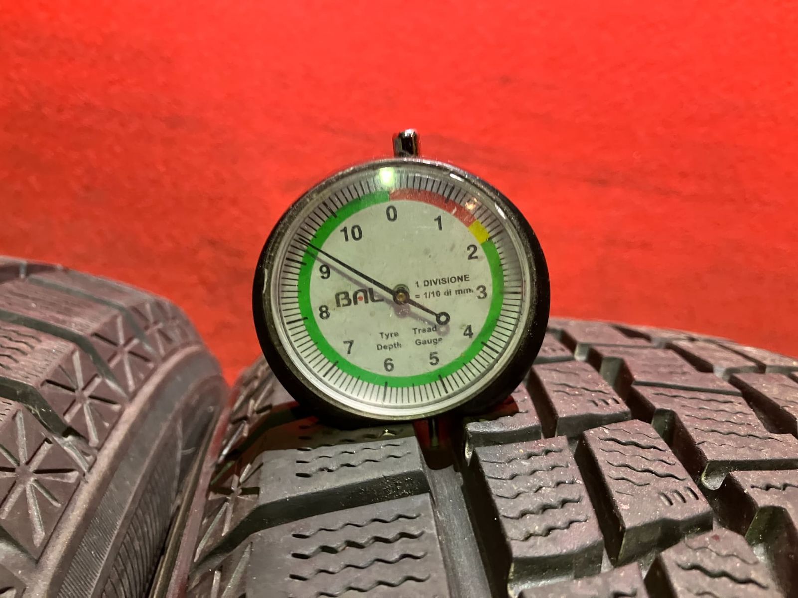 スタッドレスタイヤ