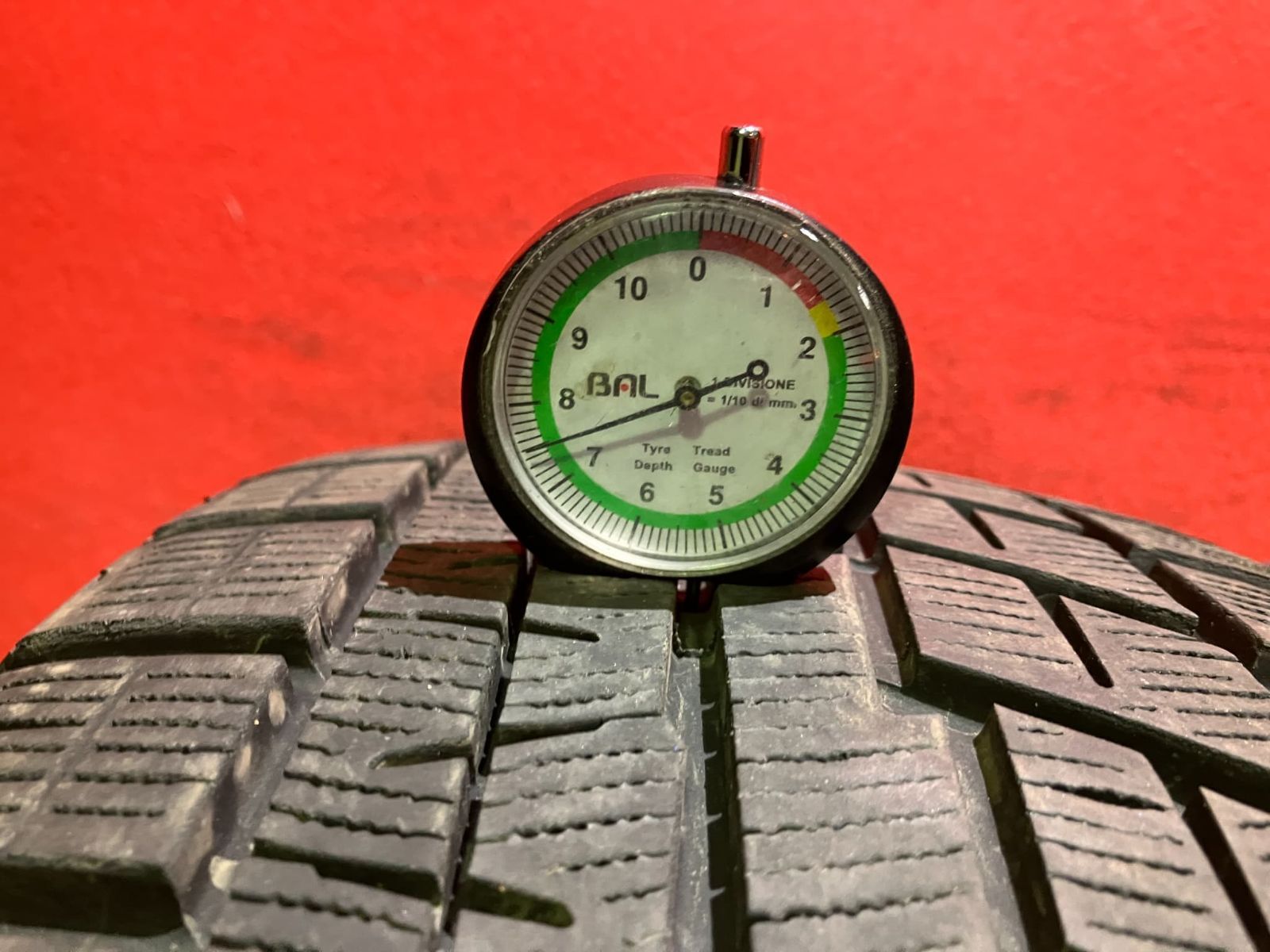 スタッドレスタイヤ 225|45