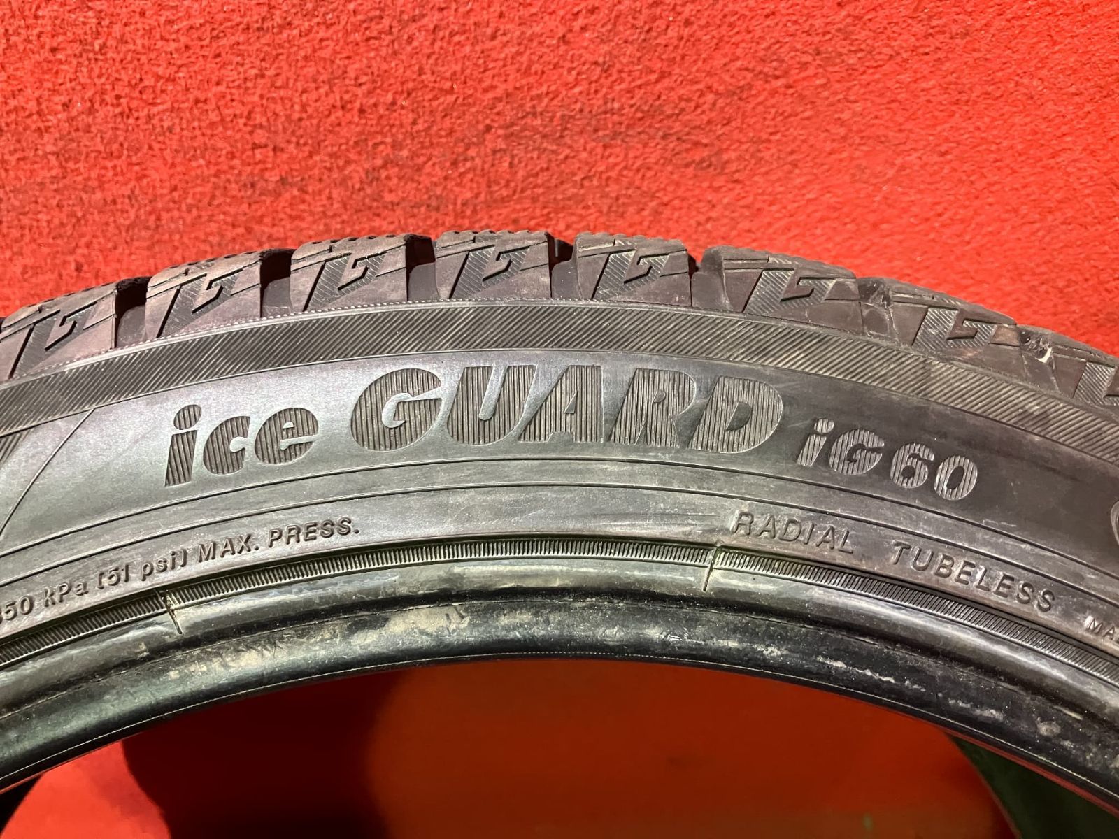 スタッドレスタイヤ 225|45