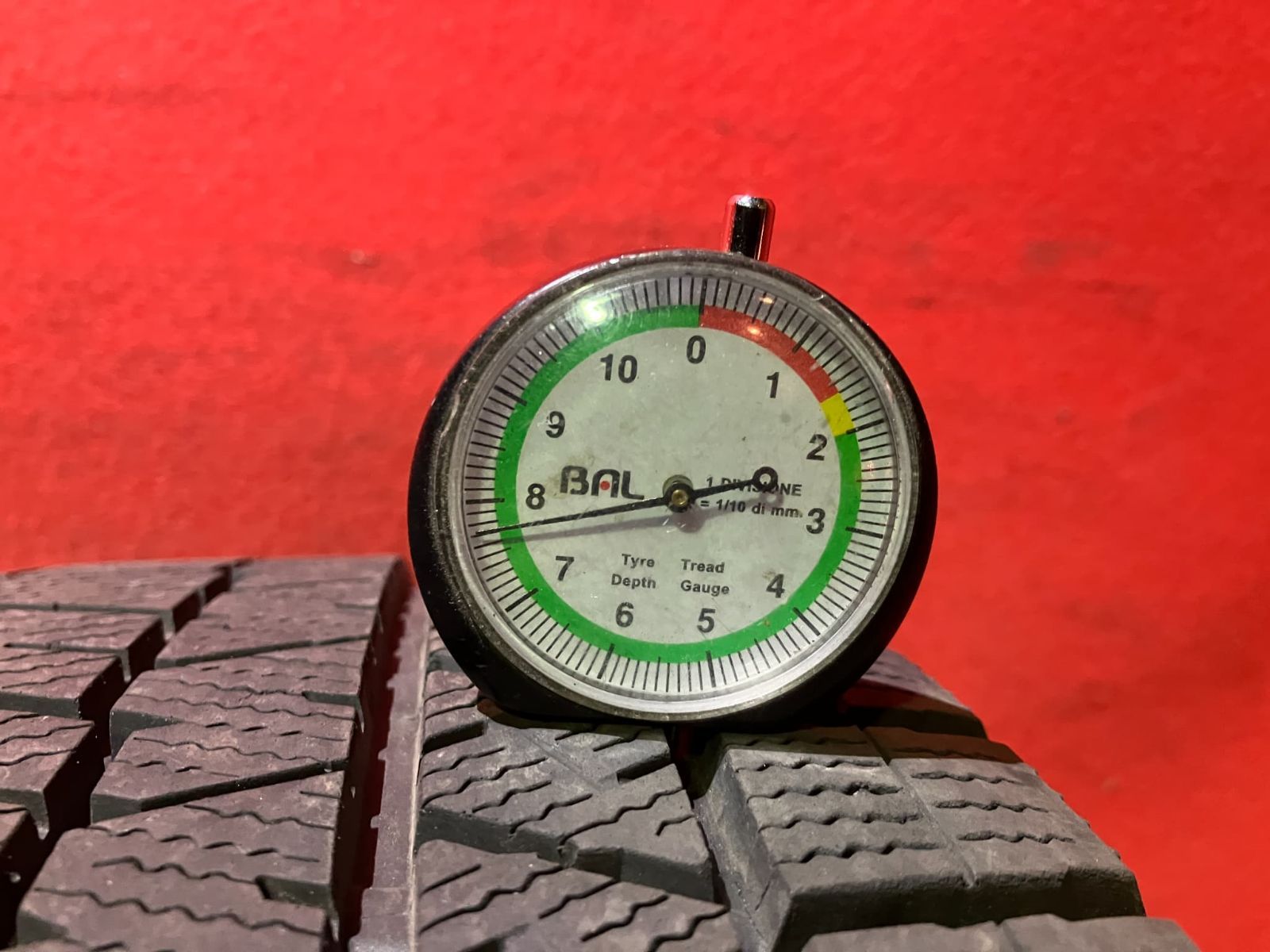 スタッドレスタイヤ 215|60 R 16 DUNLOP WM 03 4本SET