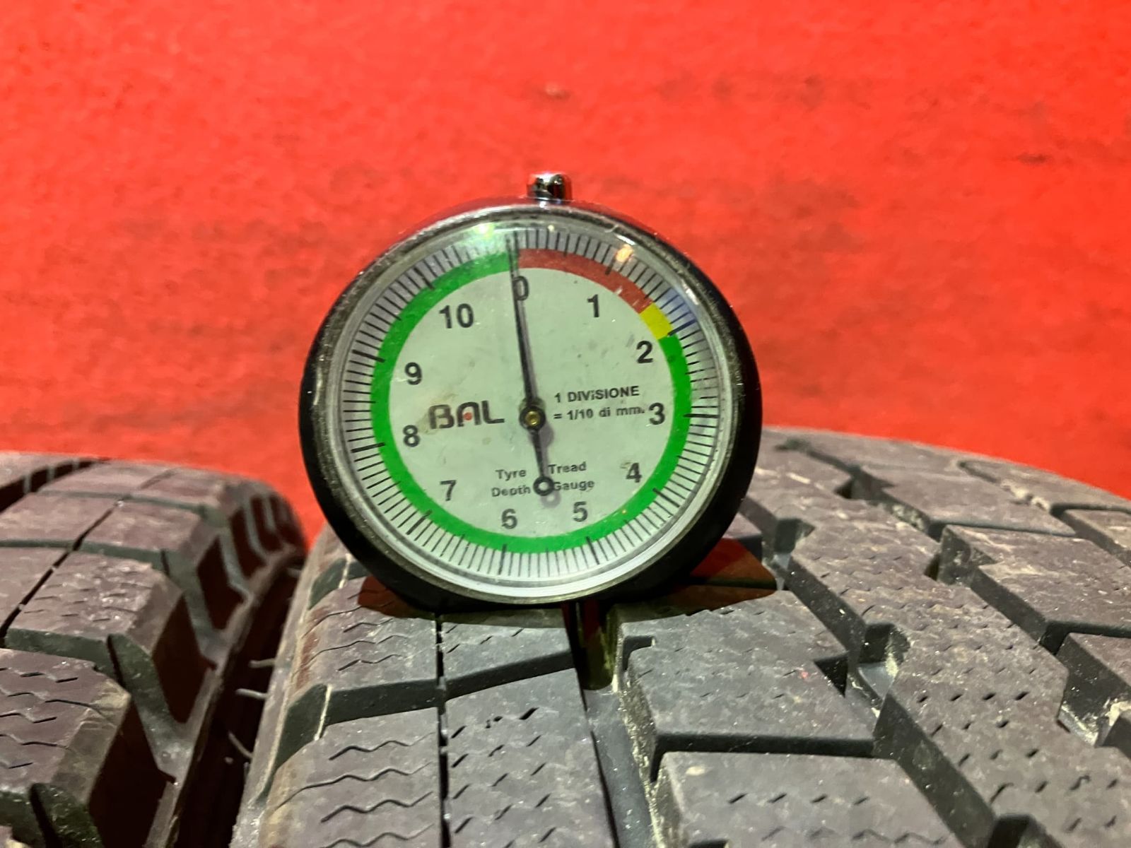 スタッドレスタイヤ 175|75 R 15 103|101 DUNLOP LT 03 4本SET