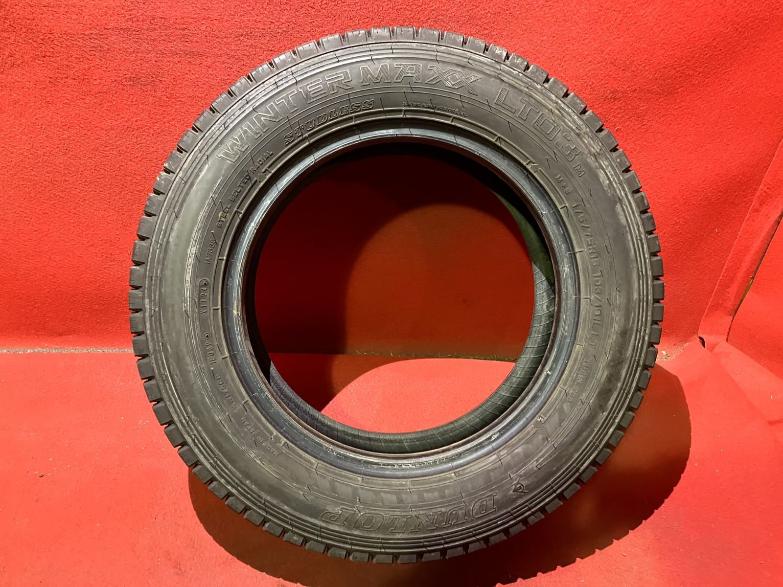 スタッドレスタイヤ