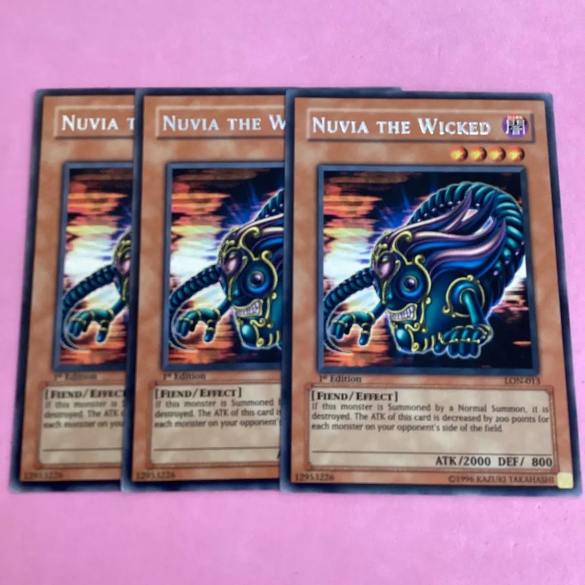 遊戯王 英語 アジア版 女邪神ヌヴィア 字レア 3枚 1st - メルカリ