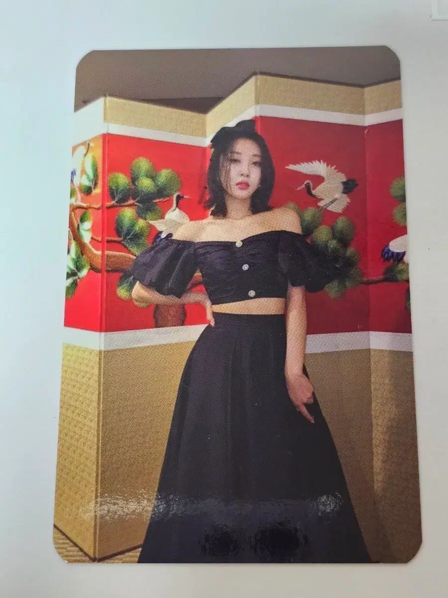 今月の少女(LOONA) イヴ(YVES・スヨン) トレカ - メルカリ