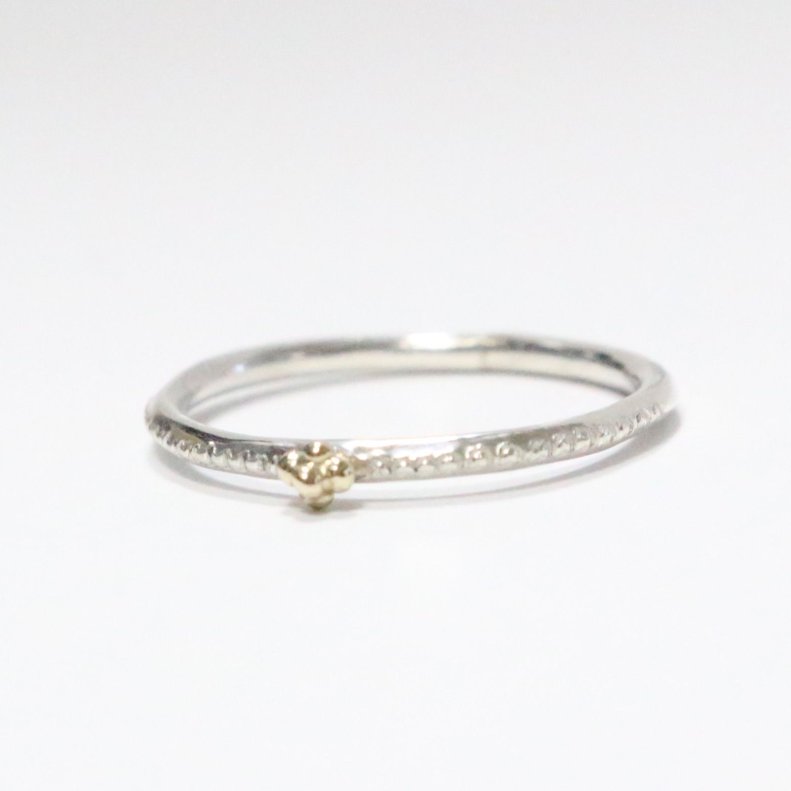 ちいさなK10の粒々とミル打ちシルバーのコンビリング約11号弱 - メルカリ