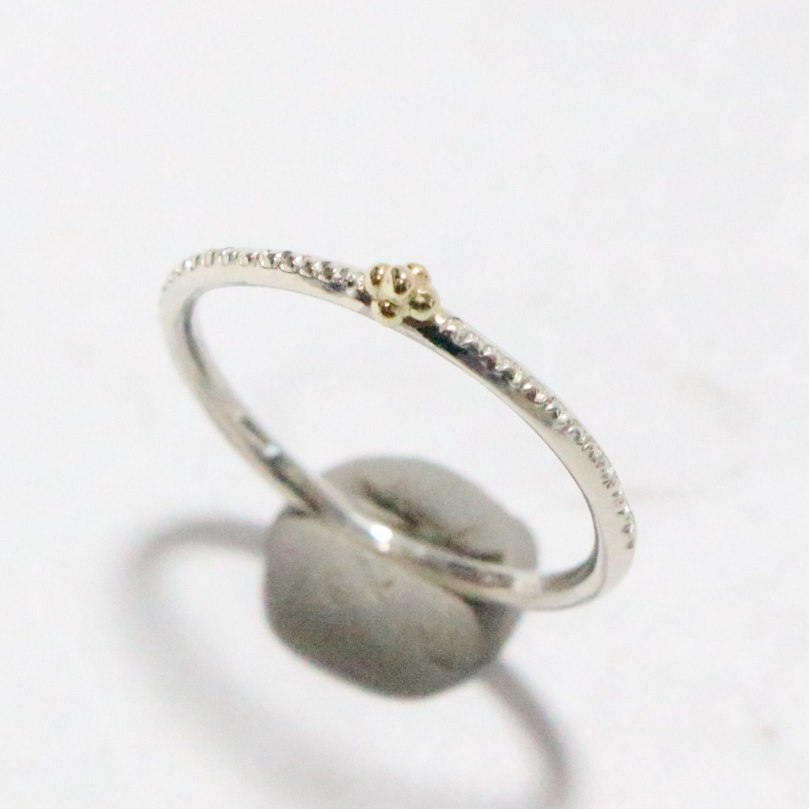 ちいさなK10の粒々とミル打ちシルバーのコンビリング約11号弱 ちいさなK10の粒々とミル打ちシルバーのコンビリング約11号弱 - メルカリ