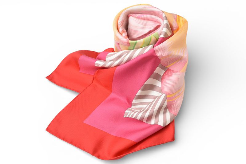 サルヴァトーレフェラガモ スカーフ Salvatore Ferragamo シルク