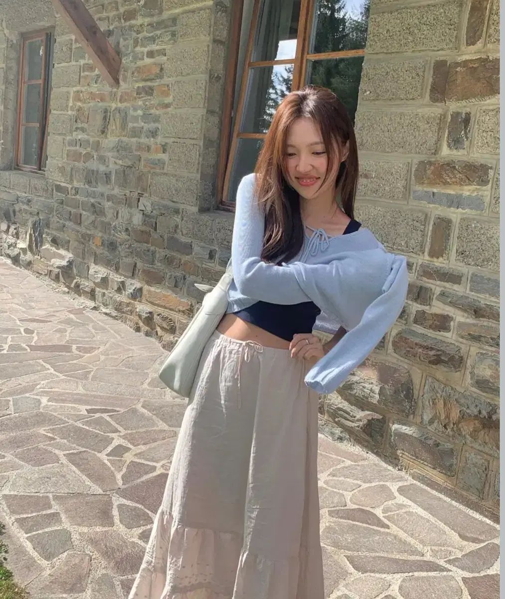 タナット ブレダ シャーリング LINE ニット ブルー