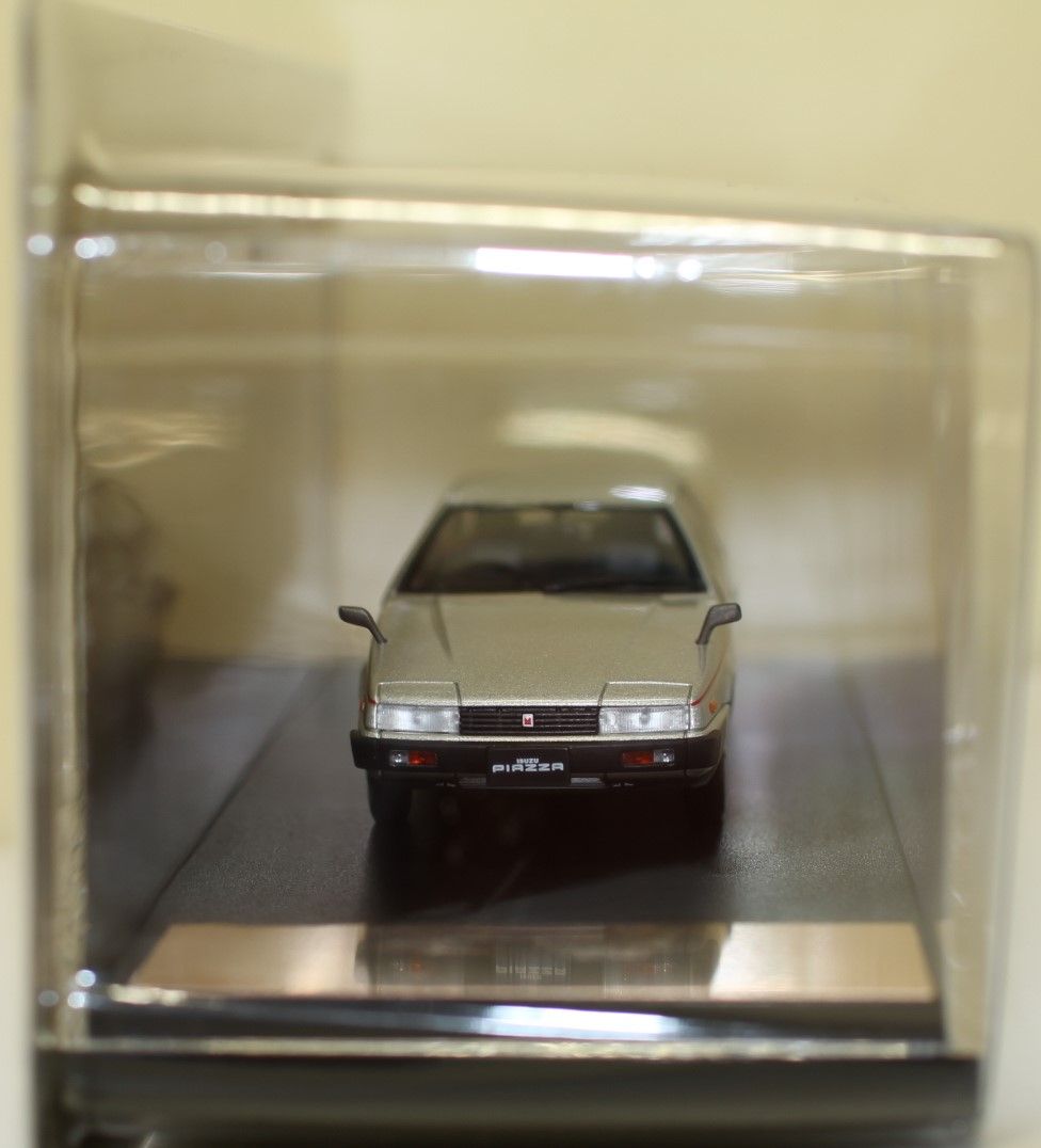 USED 未開封 1/43 国産名車プレミアムコレクション いすゞ ピアッツァ