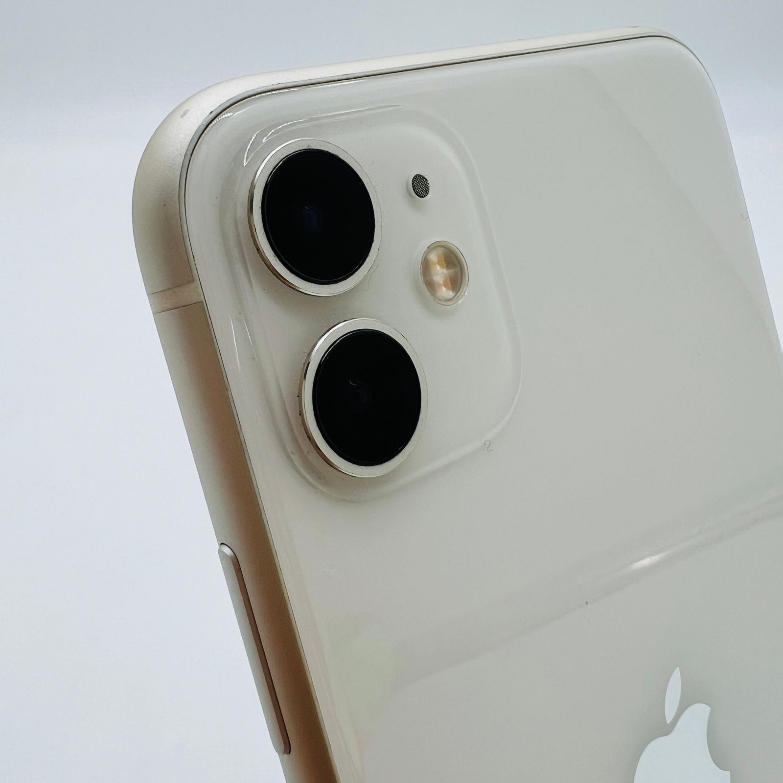 docomo iPhone11 64GB ホワイト MWLU2J/A SIMロック解除済み 動作確認