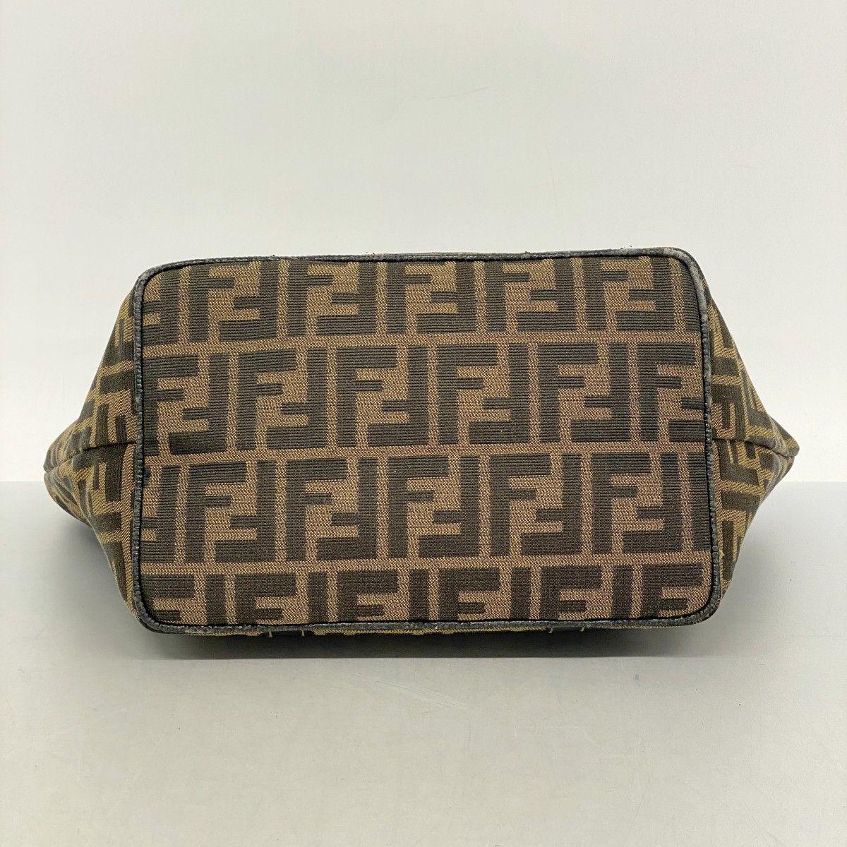 ☆SALE【5pd5723-k】フェンディ ハンドバッグ ズッカ ナイロン