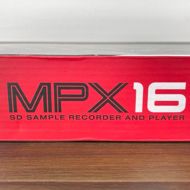 【生産終了品】AKAI MPX16 サンプラー 新品未開封 AKAI アカイ MPX16 Professional サンプラー 16パッド SD