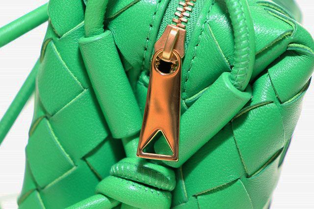 ボッテガヴェネタ BOTTEGA VENETA MINI LOOP CAMERA BAG GREEN ミニ
