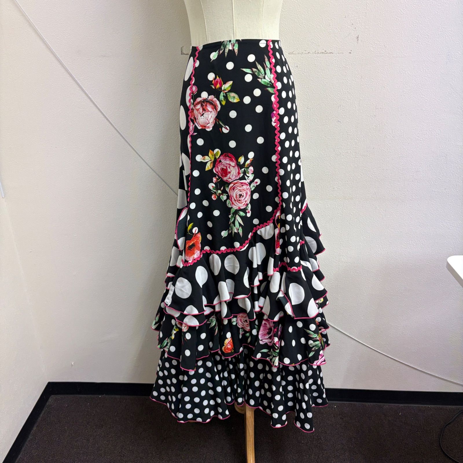 ソニアジョーンズ】フラメンコ衣装 スカート ファルダ 黒 ドット 花柄