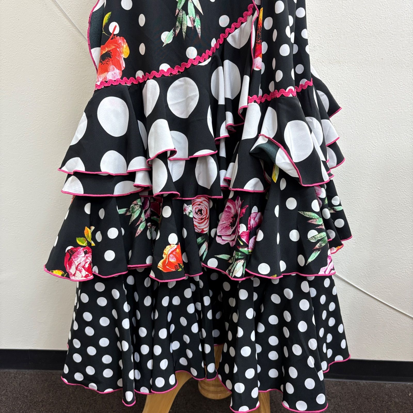 ソニアジョーンズ】フラメンコ衣装 スカート ファルダ 黒 ドット 花柄